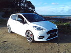 FORD FIESTA  ST LINE...