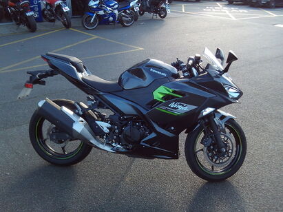 KAWASAKI NINJA 400